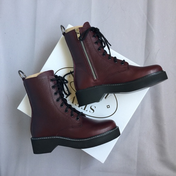 Steve Madden Ryder Lace-up Combat Boots. Size 6 - Picture 8 of 8